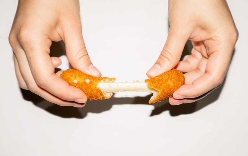 Mozzarella cheese sticks starter